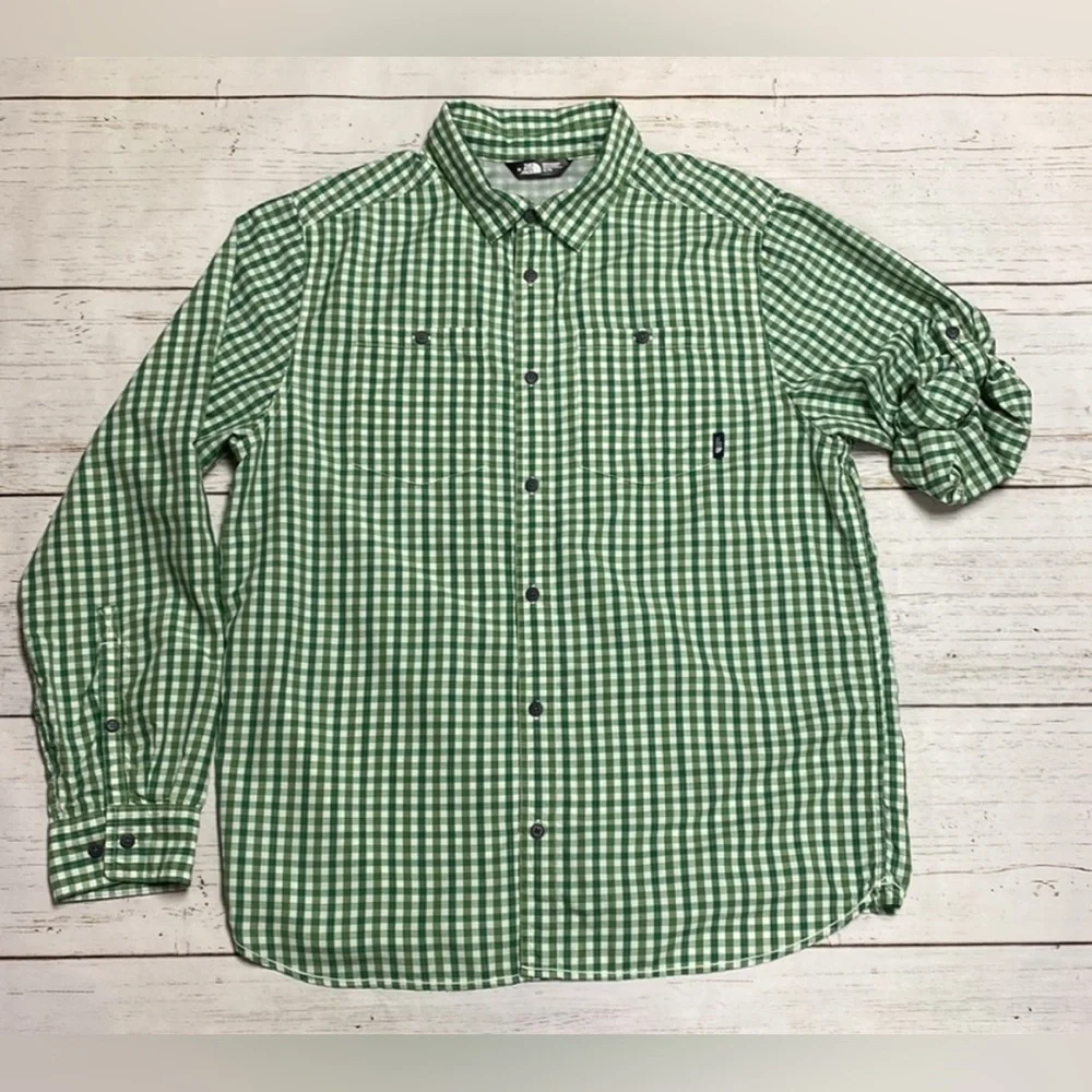 The North Face men’s  Vented Plaid Button Down Shirt size med